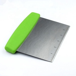 Raspador de masa de acero inoxidable 430 de grado alimenticio con escala de medición - Product Image 1