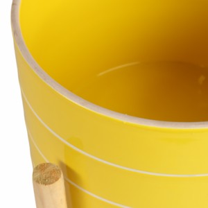 Vaso in Ceramica a Righe con Supporto in Legno, Colore Giallo, per Arredamento Casa, Fioriera per Interni ed Esterni - Product Image 6