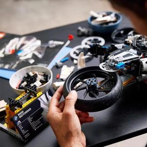 Modèle de construction en blocs de plastique ABS Missile Bear Motorcycle M1000RR, composant mécanique, jouet d'assemblage pour adultes, difficulté élevée, unisexe - Product Image 3