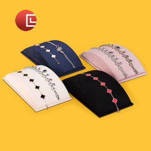 Écran de conversion pour comptoir |   Présentoir en velours pour bracelets et chaînes, idéal pour une présentation organisée et des ventes d'impulsion de bijoux - Product Image 1