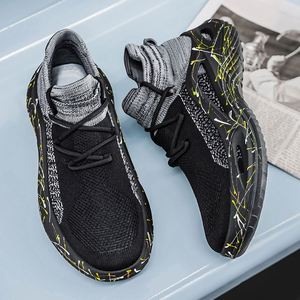 Zapatos transpirables de punto para hombre, modelo nuevo de verano, de malla, ligeros, sin cordones, de suela blanda, informales, deportivos, versátiles y modernos - Product Image 4