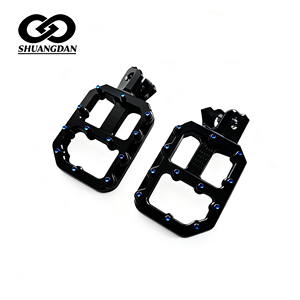 พักเท้าอะลูมิเนียม CNC กว้าง 62 มม. สีฟ้าเคลือบอะโนไดซ์ พร้อมปุ่มกันลื่น สำหรับรถมอเตอร์ไซค์วิบาก Sur Ron Light Bee - Product Image 5