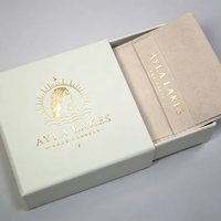 Boîte à bijoux coulissante de luxe en papier avec logo personnalisé, dorure à chaud, faible MOQ, emballage cadeau compact avec ruban pour bagues et colliers