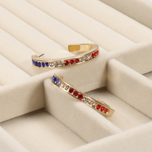 ต่างหูแบบห่วง ชุบทอง 22k ประดับเพชรรุ้ง ทรงช่องใส่เพชร เหมาะสำหรับใส่ทุกวัน สไตล์ทันสมัยสำหรับทุกเพศ - Product Image 3