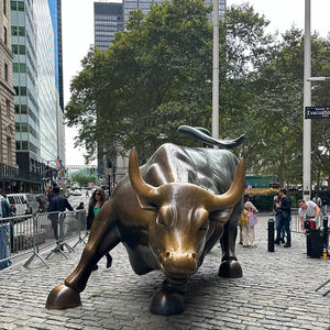 Personalizzato moderno grande muro di bronzo Street Bull scultura animale parco vita Design statue per la vendita - Product Image 1