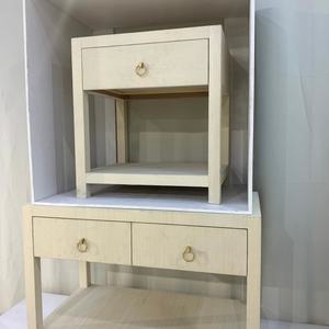 โต๊ะข้างเตียงไม้เนื้อแข็งหุ้มผ้าหญ้าสังเคราะห์แบบใหม่ยอดนิยม พร้อมลิ้นชักไม้ - Product Image 3