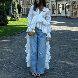 2025 Ruffle elegante camisa <span class=keywords><strong>blanca</strong></span> de manga larga acampanada para mujer Sheer Flowy Swing cuello en V asimétrico verano playa Maxi Top - Product Image 2