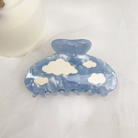 Épinglette à cheveux artisanale en acétate, motif ciel bleu et nuages blancs