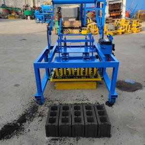 <span class=keywords><strong>Prix</strong></span> d'usine Machine de fabrication de blocs de béton mobiles en <span class=keywords><strong>ciment</strong></span> QTR2-45 manuel de bonne qualité pour la brique creuse solide rentable - Product Image 4