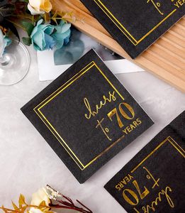Servilletas <span class=keywords><strong>de</strong></span> Cóctel 'Cheers to Years' - Servilletas Desechables para <span class=keywords><strong>Cumpleaños</strong></span>, Servilletas para Bebidas o Aniversario <span class=keywords><strong>de</strong></span> Boda en Negro y Dorado (70 Años) - Product Image 3