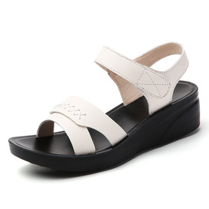 Sandali da <span class=keywords><strong>Donna</strong></span> in Morbida Pelle con Suola Spessa, Nuovi Sandali Estivi Versatili con Zeppa e <span class=keywords><strong>Tacco</strong></span> <span class=keywords><strong>Medio</strong></span>, <span class=keywords><strong>Scarpe</strong></span> Romane Retrò con Piattaforma per Donne - Product Image 5