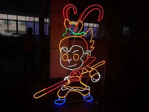 Luces LED de Neón de Navidad, Diseño de Árbol de Navidad para Exteriores, Color Personalizable Moderno, Fácil Instalación, IP65 - Product Image 1