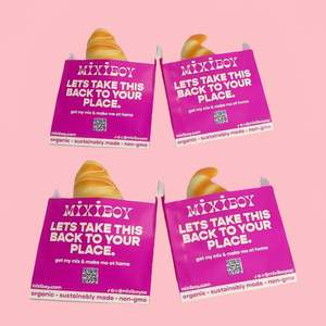 Sacs en papier alimentaire personnalisés avec logo imprimé, en papier ciré, rose et blanc, pour emballage de beignets, croissants et biscuits - Product Image 4