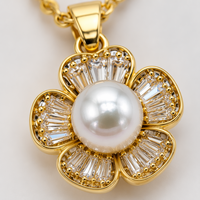 Ensemble collier et boucles d'oreilles pendantes classiques en perles, fleurs et zircons baguette |   Bijoux en cuivre 2 pièces