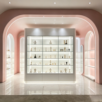 Vitrine de présentation sur pied personnalisée en verre trempé avec éclairage LED pour magasin de détail et musée