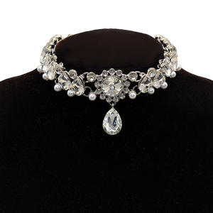 シンプルな真珠のネックレス女性用光贅沢ラインストーンチョーカーネックレスディナーパーティーアクセサリージュエリー - Product Image 1