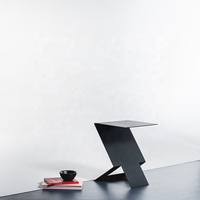 Table basse minimaliste en métal en forme de Z, Table d'appoint Simple en fer noir