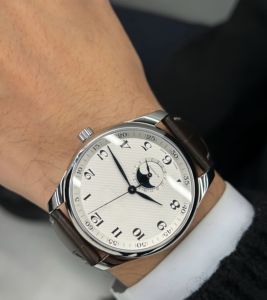 Reloj de Moda para Hombre de Acero Inoxidable con Esfera de Cristal de Zafiro, Movimiento Mecánico, Resistente al Agua, Caja de 40 mm - Product Image 1