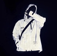Tissu extensible imperméable et réfléchissant en polyester 100% tissé enduit 190T, poids moyen, pour vêtements de mode