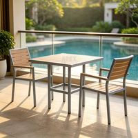 Table de salle à manger ronde ou carrée en polywood avec structure en aluminium soudé pour extérieur, idéale pour villa, terrasse, jardin ou patio