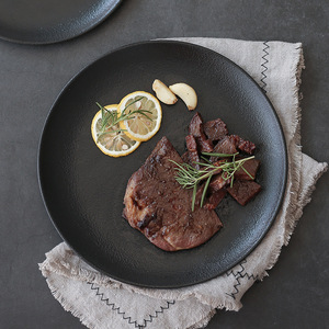 จานเสิร์ฟสเต็กทรงกลมสีดำเคลือบเซรามิกสำหรับใช้ในโรงแรมร้านอาหาร - Product Image 2
