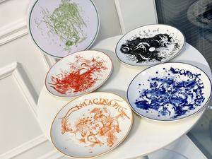 Assiettes de luxe en porcelaine de style européen et services de table en porcelaine fine, très demandés - Product Image 2