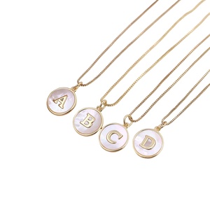 Collana con ciondolo a forma di lettera in conchiglia bianca placcata <span class=keywords><strong>oro</strong></span> 18 carati, minimalista, da A a Z, gioiello alla moda, regalo di compleanno - Product Image 2