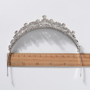 Vente en gros de couronnes de <span class=keywords><strong>mariage</strong></span> en strass et prix bon marché diadèmes de couronne en métal cristal en vrac accessoires de mariée - Product Image 4