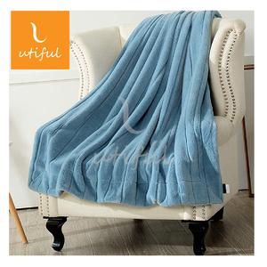 Couverture en <span class=keywords><strong>fausse</strong></span> <span class=keywords><strong>fourrure</strong></span>, <span class=keywords><strong>Plaid</strong></span> <span class=keywords><strong>Beige</strong></span> à rayures, coupe à carreaux en vison, pour maison - Product Image 4