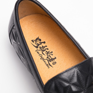 Mocasines de Cuero Genuino con Punta Redonda, Zapatos Sin Cordones para Hombre, Cómodos para Todas las Temporadas, Color Negro Sólido, Plantilla con Logotipo - Product Image 1