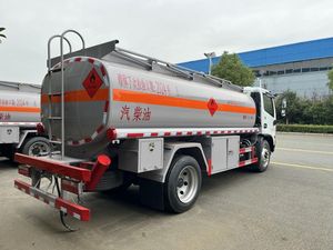 Camión Cisterna Jiefang de 10000L de Alta Resistencia, Versátil para Diésel/Aceite/Gasolina/Agua, Tracción 4x2, Modelos Nuevos y Usados, Precio de Fábrica - Product Image 3