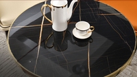 Ensemble table et chaises de réception rondes en pierre, style moderne minimaliste de luxe, écologique et durable pour hôtel, salle d'exposition, usage commercial