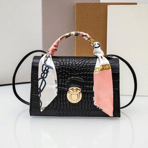 Sac à bandoulière réutilisable pour femme, imprimé ethnique, personnalisable - Product Image 3