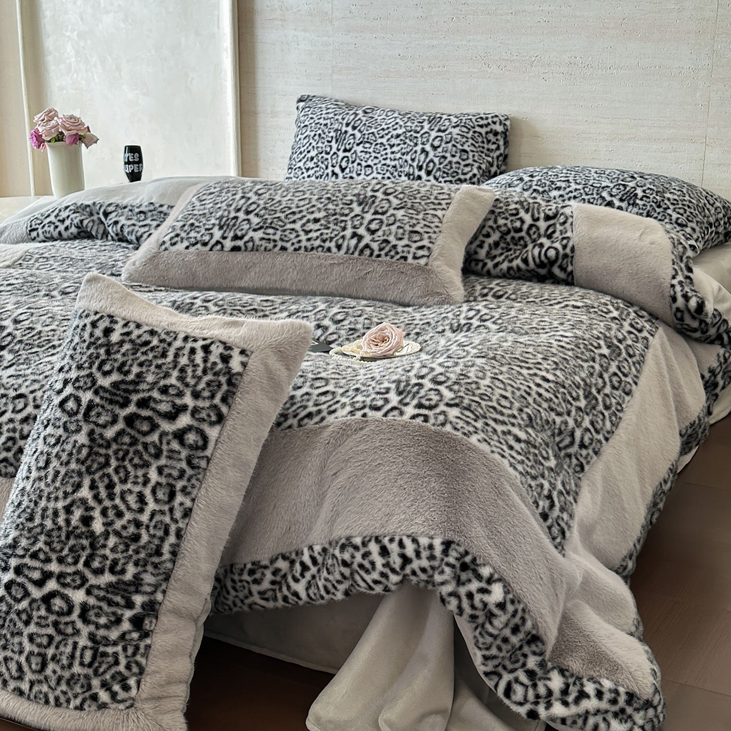 สีม่วงสีเทา