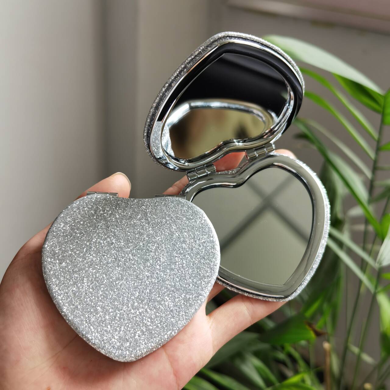 Miroir coeur argenté
