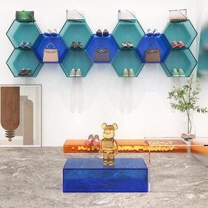 Moderno Estante de Pared Hexagonal, Juego de Estantes de Plástico para Exhibición de Zapatos y Accesorios, Uso en Interiores - Product Image 2
