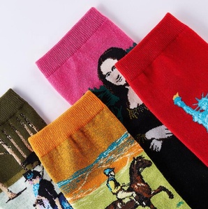 Chaussettes d'art à motifs de tableaux célèbres, chaussettes unisexe à imprimé huile vintage, chaussettes décontractées esthétiques fantaisie pour femmes et hommes, vente en gros personnalisée - Product Image 3