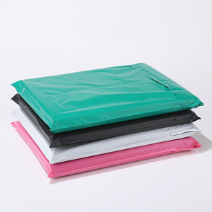 Buste per Spedizioni Impermeabili Poly Mailer Personalizzate con Logo Stampato, Buste di Imballaggio in Polietilene per Corrieri e Utilizzo nel Settore Pellicceria - Product Image 5