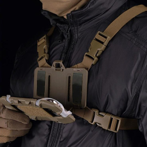 ชุดอุปกรณ์ยึดโทรศัพท์แบบยึดติดหน้าอก MOLLE สำหรับเดินป่าและนำทางกลางแจ้ง - Product Image 2