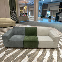 Canapé modulaire moderne personnalisable en velours côtelé moelleux pour salon, sectionnel carré disponible en plusieurs couleurs pour hôtels