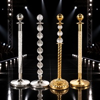 Poteau de délimitation en acier inoxydable de qualité supérieure avec boule de cristal, barrière de luxe dorée pour événements VIP, idéal pour la décoration d'hôtels et de fêtes