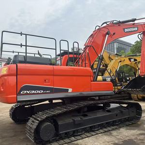 เครื่องจักรก่อสร้างมือสองสภาพดี Doosan DX300LC-9C รถขุดมือสองสำหรับงานบำรุงรักษาถนนและงานก่อสร้างในเมือง มีขาย - Product Image 5