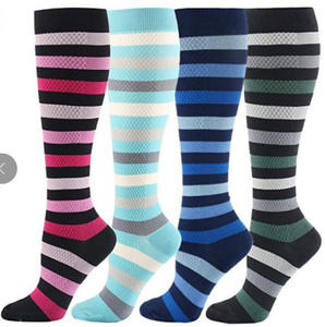 Usine en Chine Vente en <span class=keywords><strong>gros</strong></span> Mi-mollet Grande taille Crew <span class=keywords><strong>Chaussettes</strong></span> à motifs pour hommes pour garçons - Product Image 3
