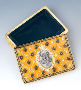 1:1 gingillo dell'uovo allo smalto dell'incoronazione imperiale: Design intricato, ricco di Heritage reali. Un collezione senza tempo di eleganza - Product Image 6