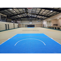 Salle de sport préfabriquée en structure métallique pour la construction de terrains de pickleball et de paddle-tennis en intérieur pour les villas