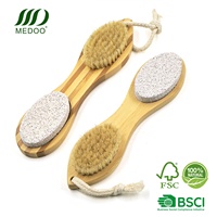 Brosse de bain en bambou 4-en-1 MD Natural avec brosse exfoliante pour le dos, lime à pieds, pierre ponce et corde de suspension à long manche