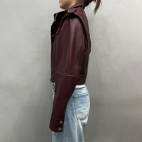 Jancoco Vente en gros Veste en cuir courte à col montant pour femme, en cuir de mouton véritable personnalisé, avec bretelles