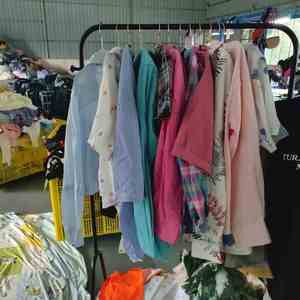 WS03 <span class=keywords><strong>Ropa</strong></span> <span class=keywords><strong>de</strong></span> Segunda Mano <span class=keywords><strong>de</strong></span> Alta Calidad, Colorida, Vintage y a la Moda, Blusas y Camisas para <span class=keywords><strong>Mujer</strong></span>, Venta al Por Mayor a Precio Económico, Fardos <span class=keywords><strong>de</strong></span> <span class=keywords><strong>Ropa</strong></span> Usada - Product Image 3