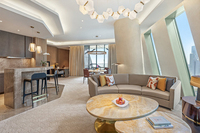 Hochwertige Maßgefertigte Massivholz-Hotelzimmer-Möbelgarnitur Luxuriöser Moderner Stil 10 Jahre Garantie 5-Sterne-Hotel-Projekt China-Fabrik