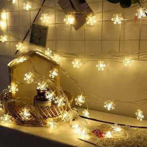 Guirnalda de Luces LED 3M con Diseño de Copos de Nieve, Luces Decorativas a Pilas, Color Blanco Cálido, Carcasa de PVC, para Año Nuevo, San Valentín, Navidad - Product Image 3